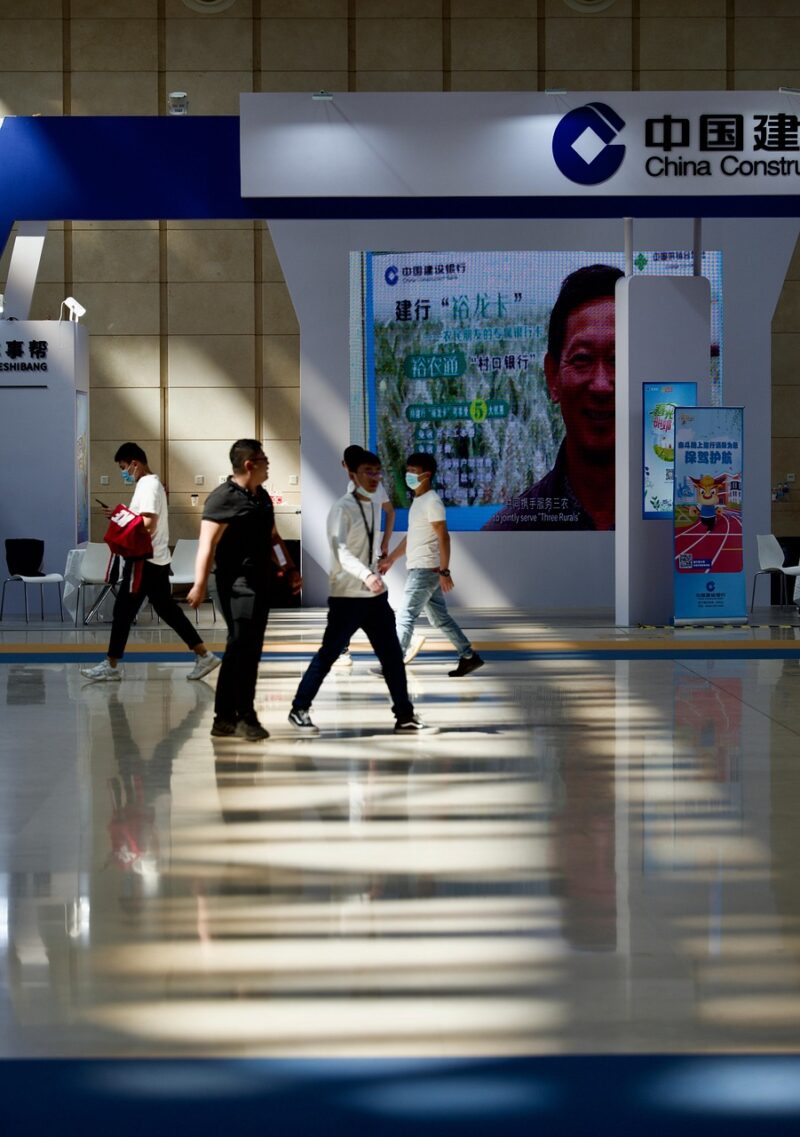 Skab sammenhæng på din messestand med enkelt udstyr